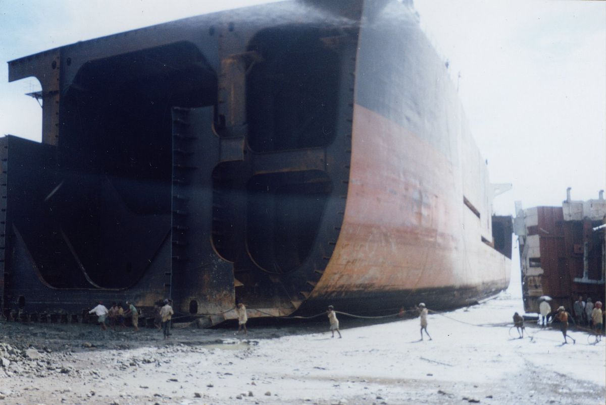 Shipbreakingbangladesh.jpg