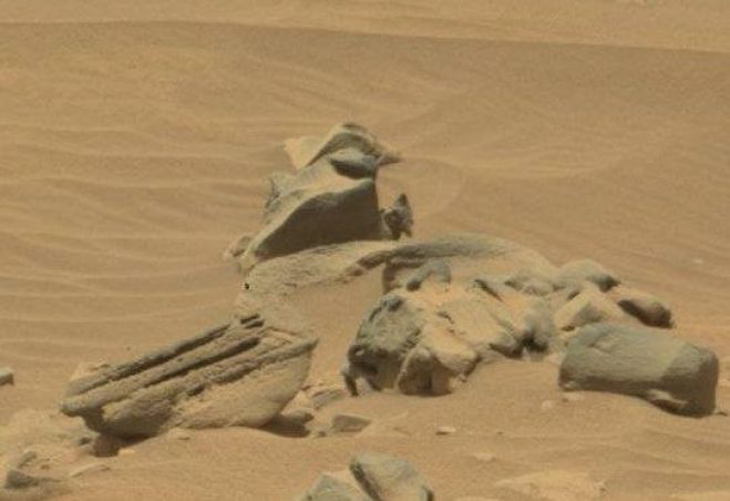 What's this? -Mars "SOL 735" by Rover Curiosity